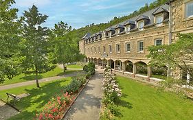 LOGIS HOTEL L'HÔTEL DES BAINS - Salles-la-Source